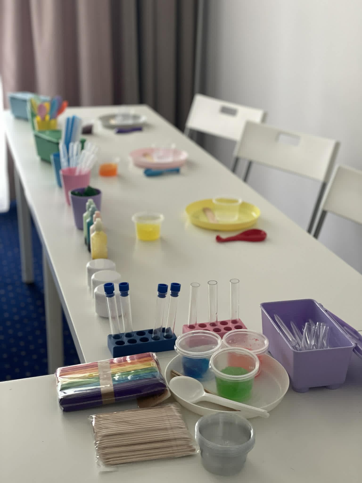 Stanowiska robocze w pracowni Kanatek Lab